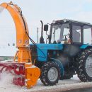 Уборка снега снегоуборщиком