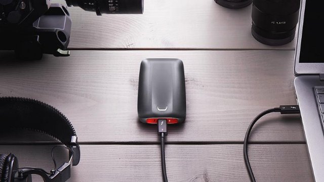 Samsung Portable SSD X5: стильный и быстрый карманный накопитель с ценой от $400 Samsung Portable SSD X5: стильный и быстрый карманный накопитель с ценой от $400
