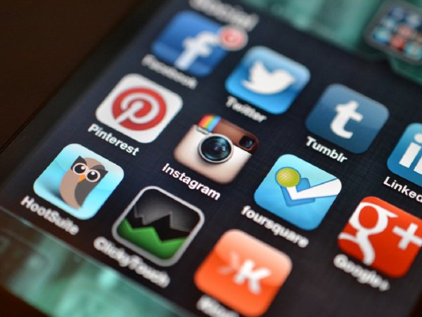 Основатели Instagram подали в отставку Основатели Instagram подали в отставку