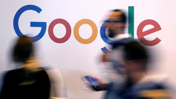 Временное перемирие: «Яндекс» впервые поздравил Google Временное перемирие: «Яндекс» впервые поздравил Google