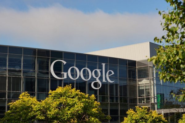 Вирусными расширениями-майнерами Google заразились 100 000 компьютеров Вирусными расширениями-майнерами Google заразились 100 000 компьютеров
