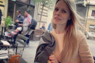 Ольга Фреймут пришла на школьный бал дочери в прозрачном платье Ольга Фреймут пришла на школьный бал дочери в прозрачном платье
