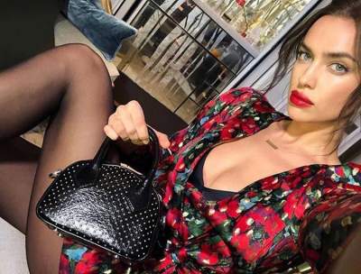 Ирина Шейк удивила постельным снимком с мужчиной Ирина Шейк удивила постельным снимком с мужчиной