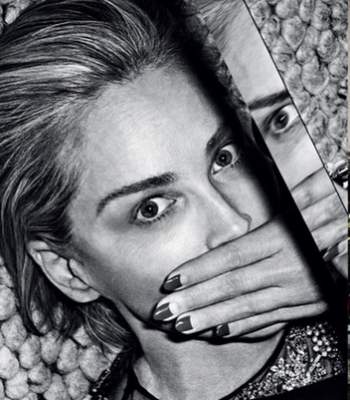 Шэрон Стоун оголила грудь для Vogue Шэрон Стоун оголила грудь для Vogue