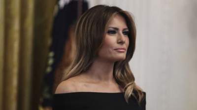 Мелания Трамп покорила мир эффектным публичным выходом Мелания Трамп покорила мир эффектным публичным выходом